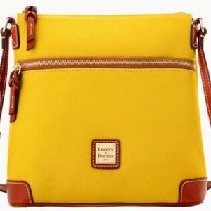 New💛Dooney & Bourke Pebble Grain Leather Crossbody